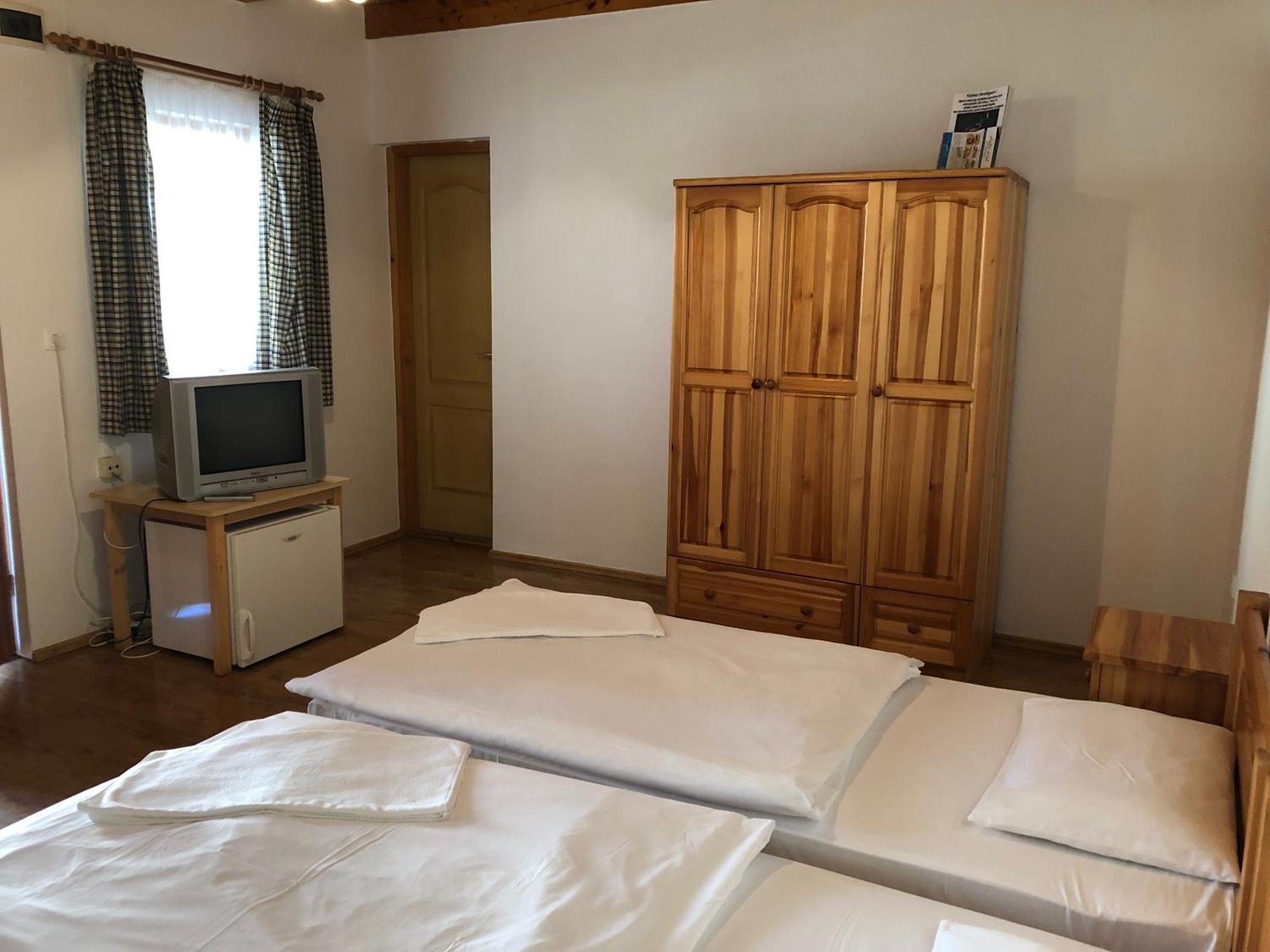Tisza-Kert Vendeghaz -Tisza-Kert Vendeghaz II Hotel ทิสซาฟือแรด ภายนอก รูปภาพ